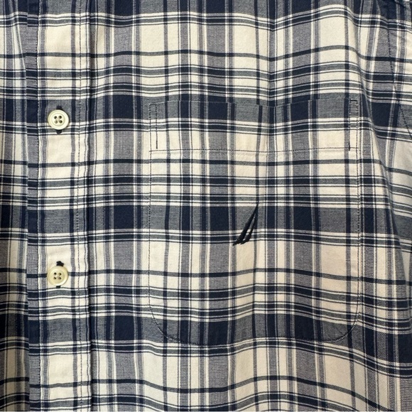 Nautica Short Sleeve Poplin Button Down Shirt Blue/White Plaid Men’s Size L - Picture 5 of 6